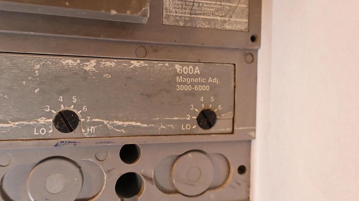 Used Siemens ITE I-T-E Sentron Breaker CLD63B600 600A 600 Amp 600v CJD6 3p Adj Trip