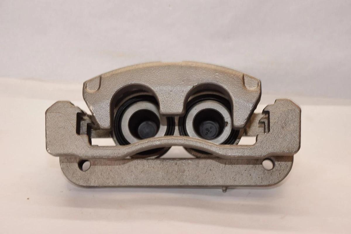 (NEW) GM R5101 , 6D22 , WF2 Akebono Brake Caliper