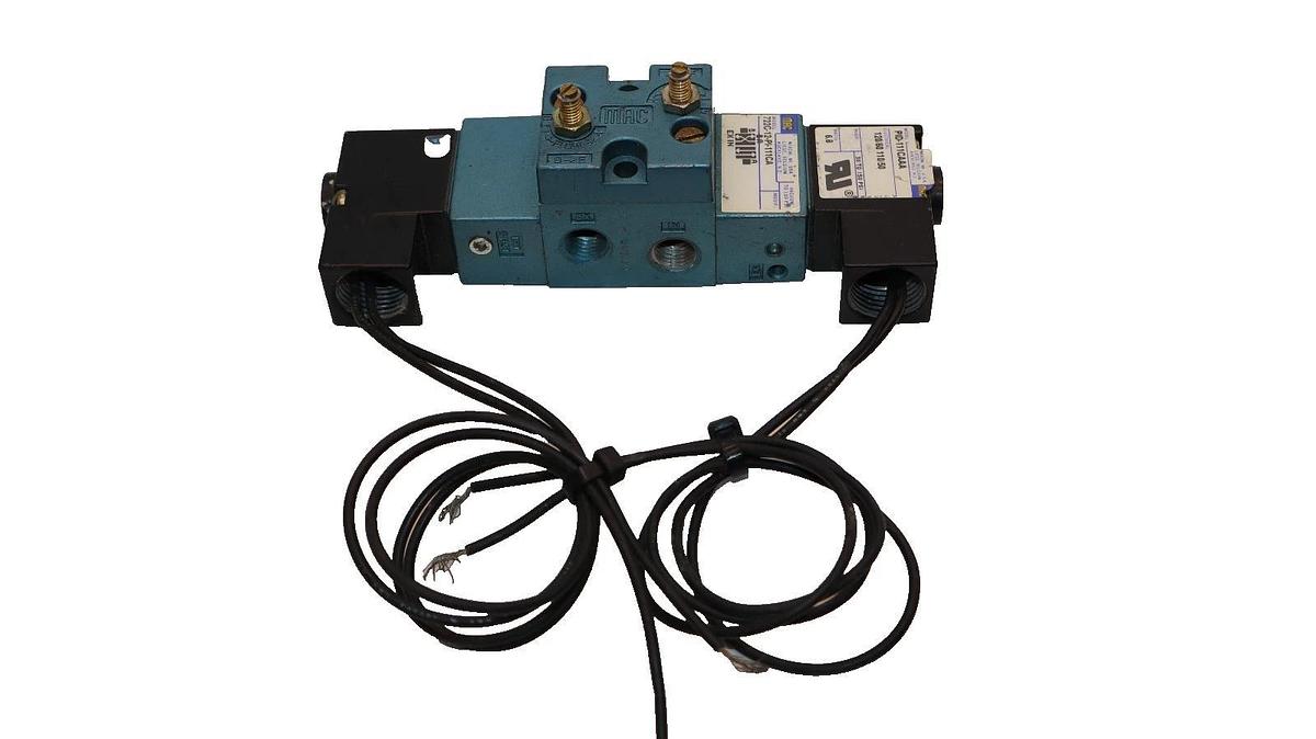 Mac Valves 722C-12-PI-111CA 4-Way Solenoid Valve With PID-111CAAA Valves (New)