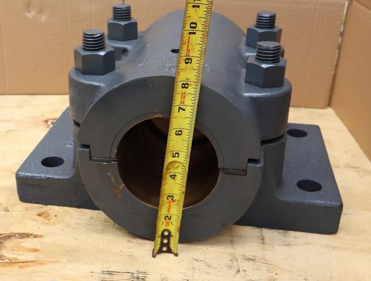 Jeffrey 4 Bolt Split Sleeve Bearing Housing 4-7/16" 4 7/16  67978 67979 13" NOS