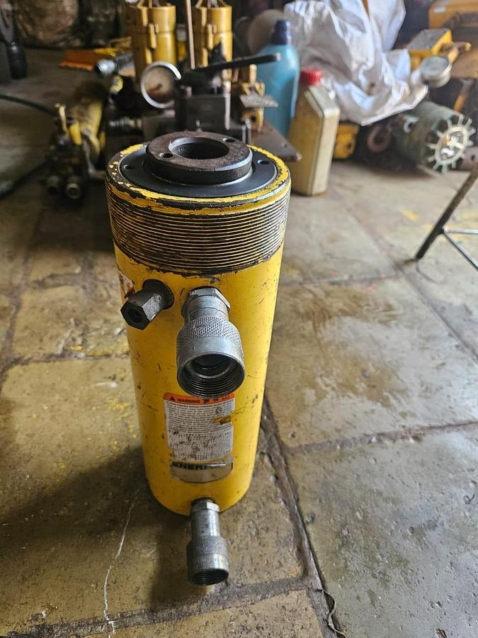 (New) ENERPAC RWL-33-OHOC HYDRAULIC  Clamp  RWL 33  RWL-33 0H0C cylinder