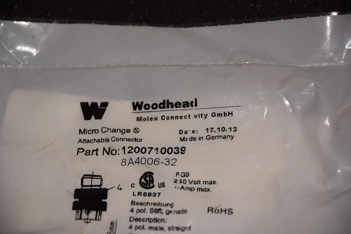 BRAD CONNECTIVITY / WOODHEAD 8A4006-32 8A400632 300V 5A STRAIGHT MALE CONN. NEW