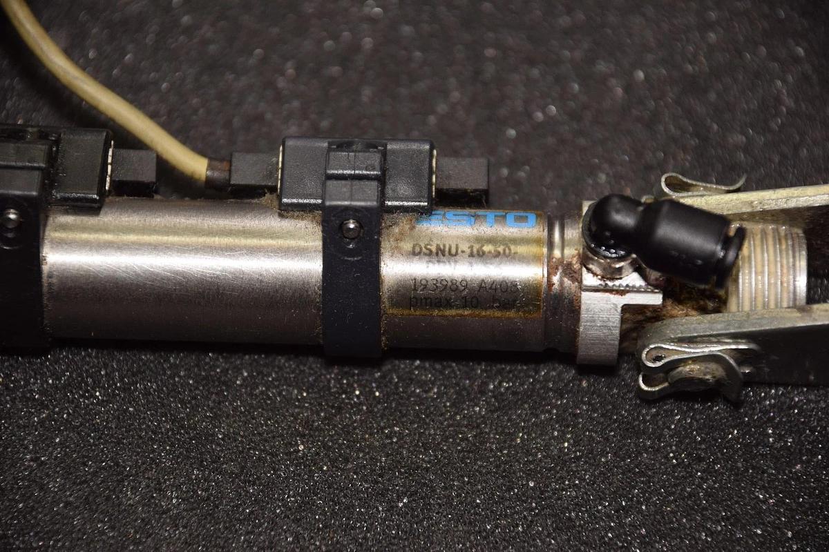 Used FESTO DSNU-15-50-PPV-A-S6 DSNU1550PPVAS6 193989 A408 10 BAR PNEUMATIC CYLINDER