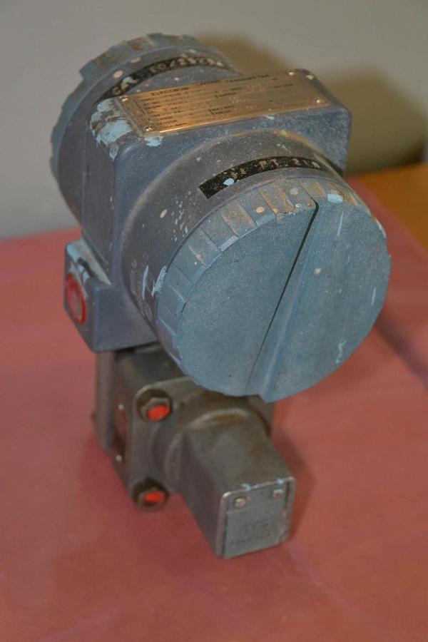 Used FOXBORO TRANSMITTER 821GM-IS1NL1 821GM IS1NL1 821GMIS1NL1