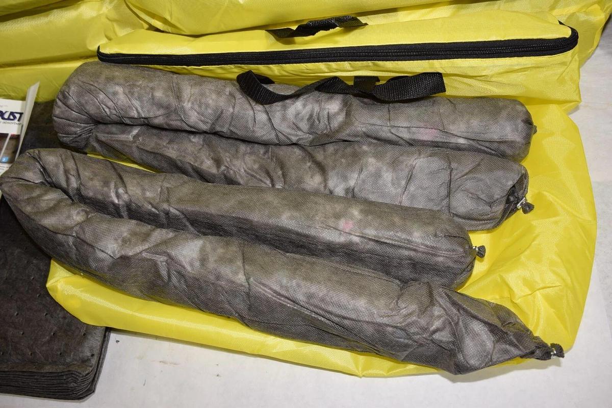 (Box of 12) StarDust Quick Response II Universal Spill Kit B09DL19WG2 (NEW)