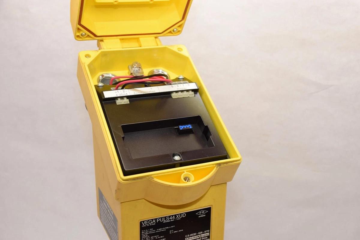 Used Ohmart Vega Vega PULS44.XUD PS44.XUD PTFE Radar Sensor