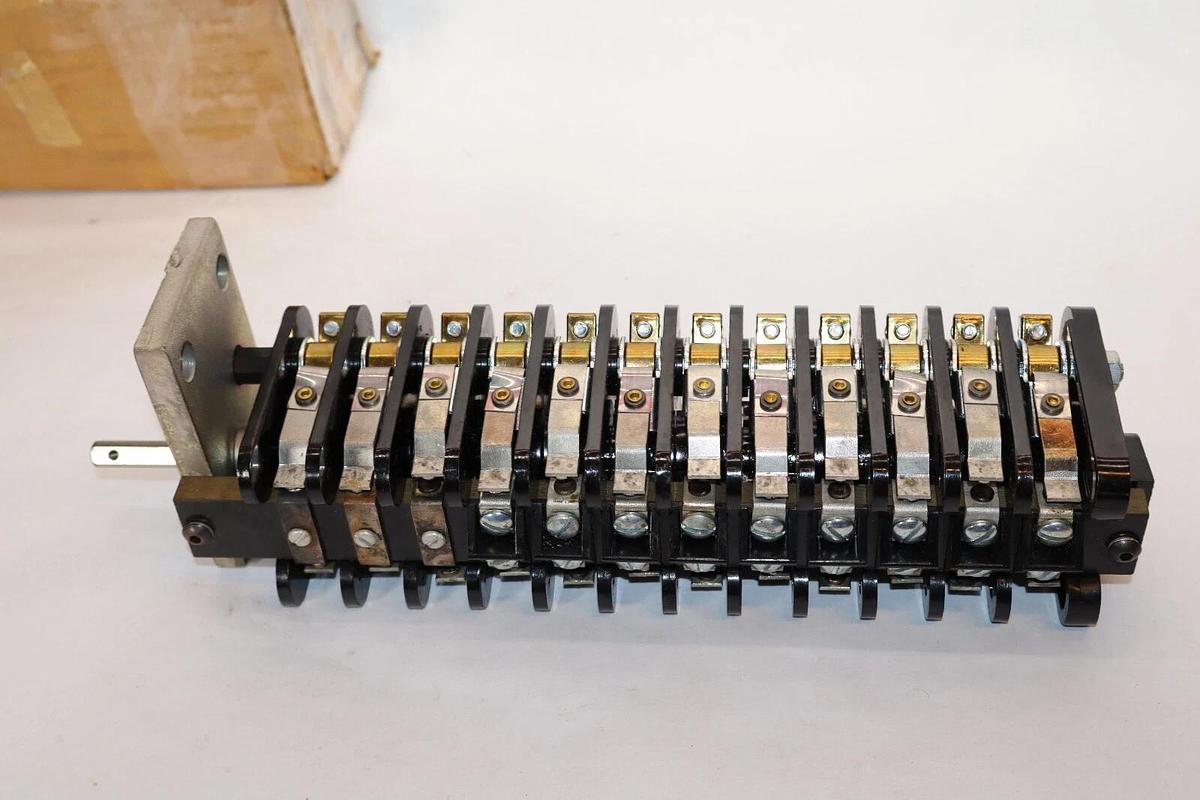 (NEW) CANADIAN GENERAL ELECTRIC 161B7757-1 , Type SB-1 Rotary Instrument Switch