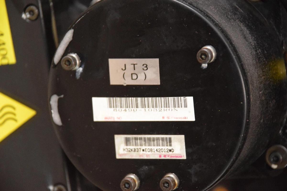 Used Kawasaki Sanyo Denki BL Super Servo Motor P80B22450LCX2A  4.2 KW  2400 RPM