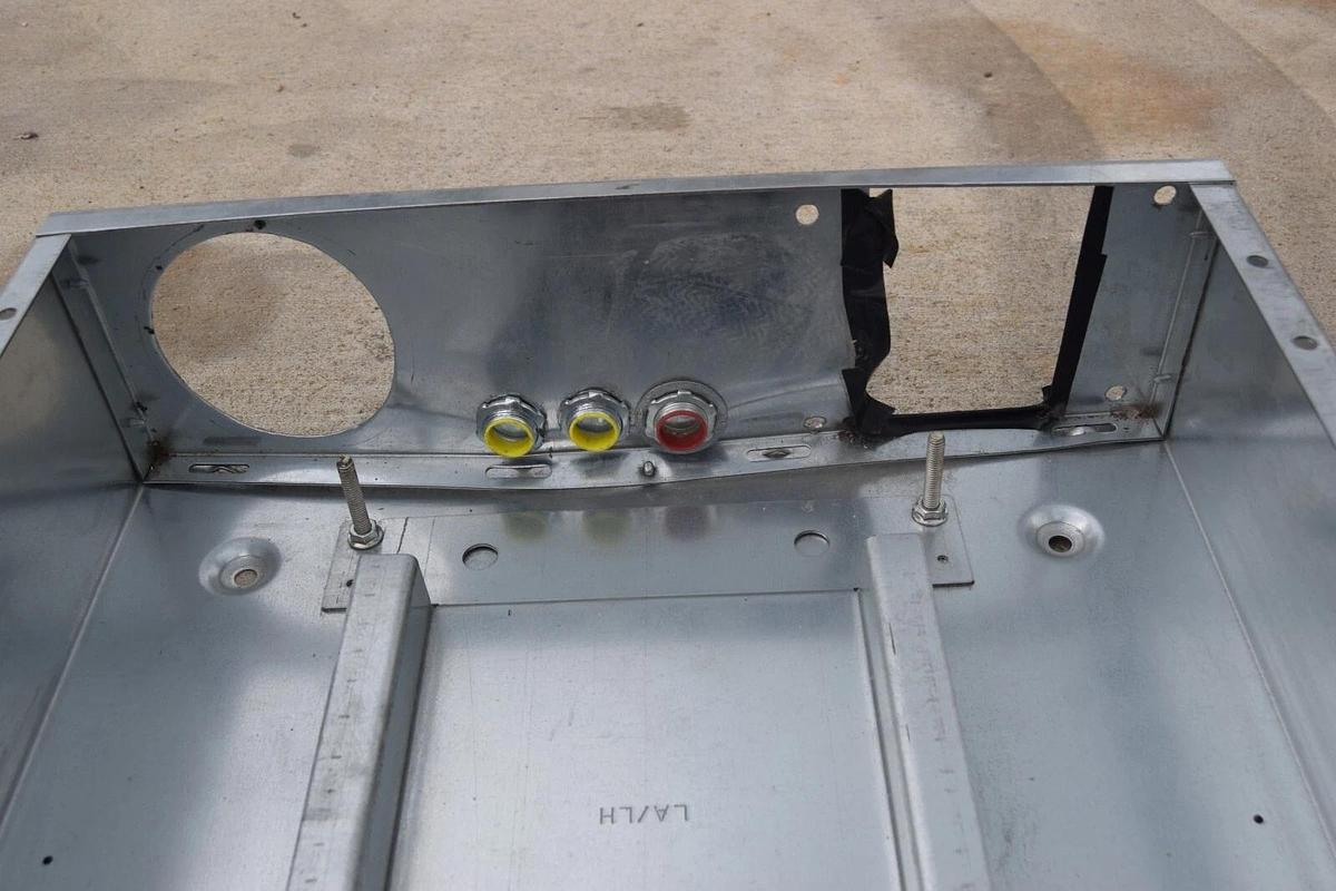 Used Square D Schneider Electric Cabinet Box Enclosure MH62BE E3 400A Main *No cover