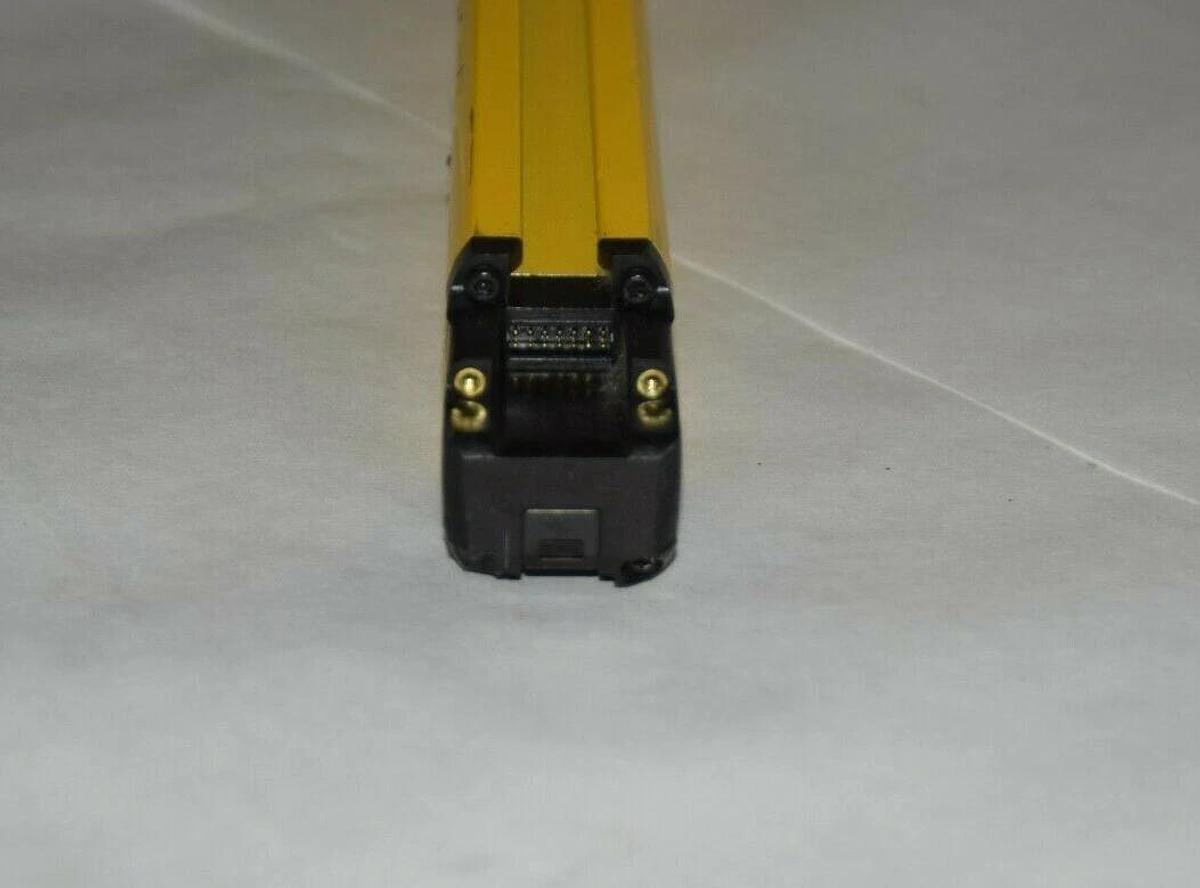 Used KEYENCE GL-R32H-T GLR32HT 24vdc 61mA Class 2 Transmitter Safety Light Curtain