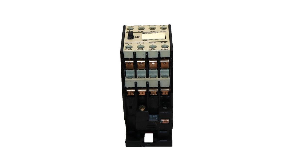 Used Siemens 3TH82 44-0A , 3TH8244-0A 220V 50/60Hz Contactor (Lot of 3)