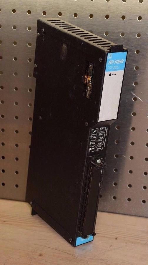 Used Square D Sy/Max Analog Output Module 8030 ROM-121 Ser B