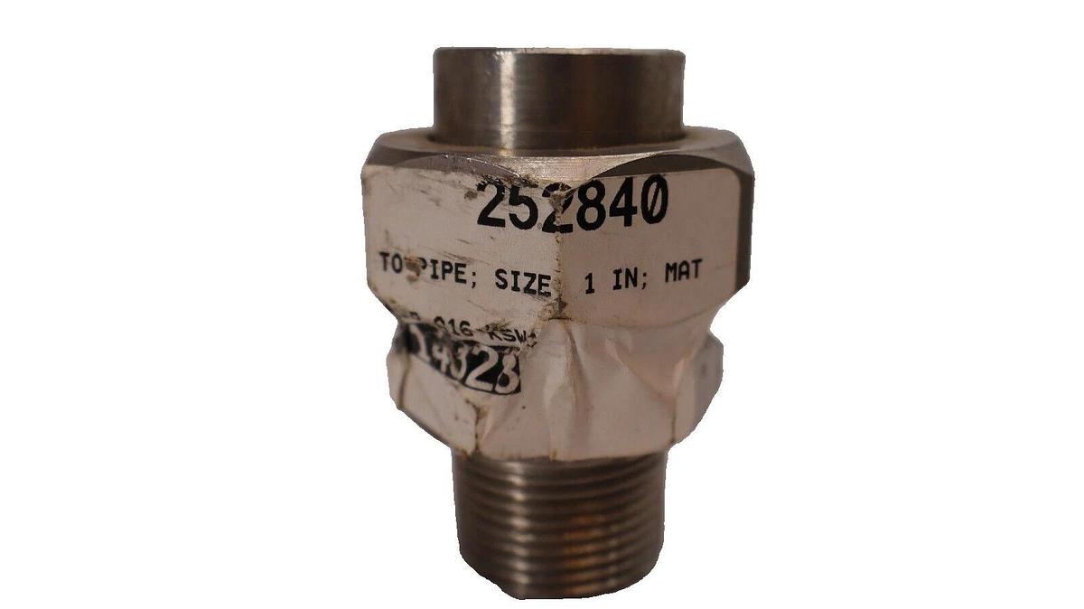 Used (Lot of 2) SSP A16-KSWC IZY 316 S/S Union 1" NPT To Tube Connector Tube to Pipe