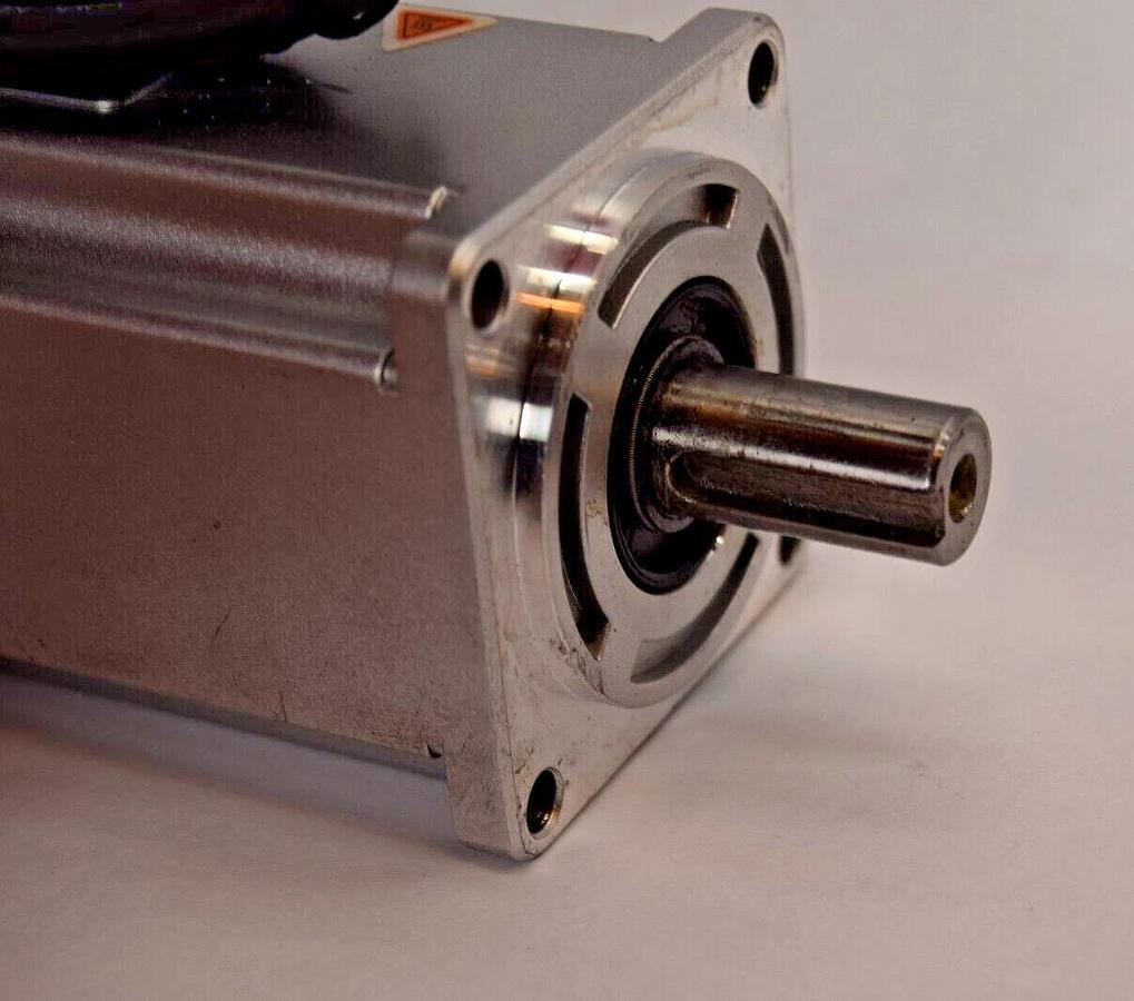 Used HCFA Servo Motor SV-X2MH040A-N2LA 40402190222000000000 400w 400 W  220-240v 2.1a