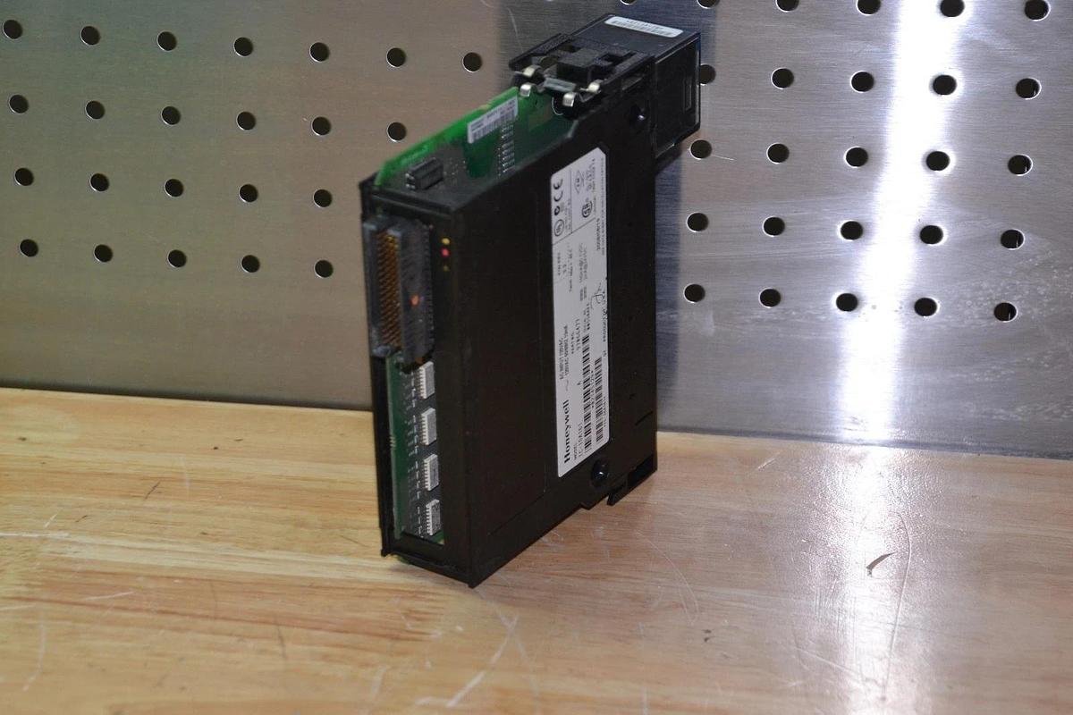 Used HONEYWELL TC-IDA161 A  AC INPUT 120VAC PLC  97066477