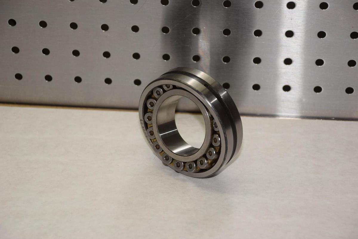 22209W33 C3 22209W33C3 SPHERICAL BEARING 22209 W33 C3 NEW