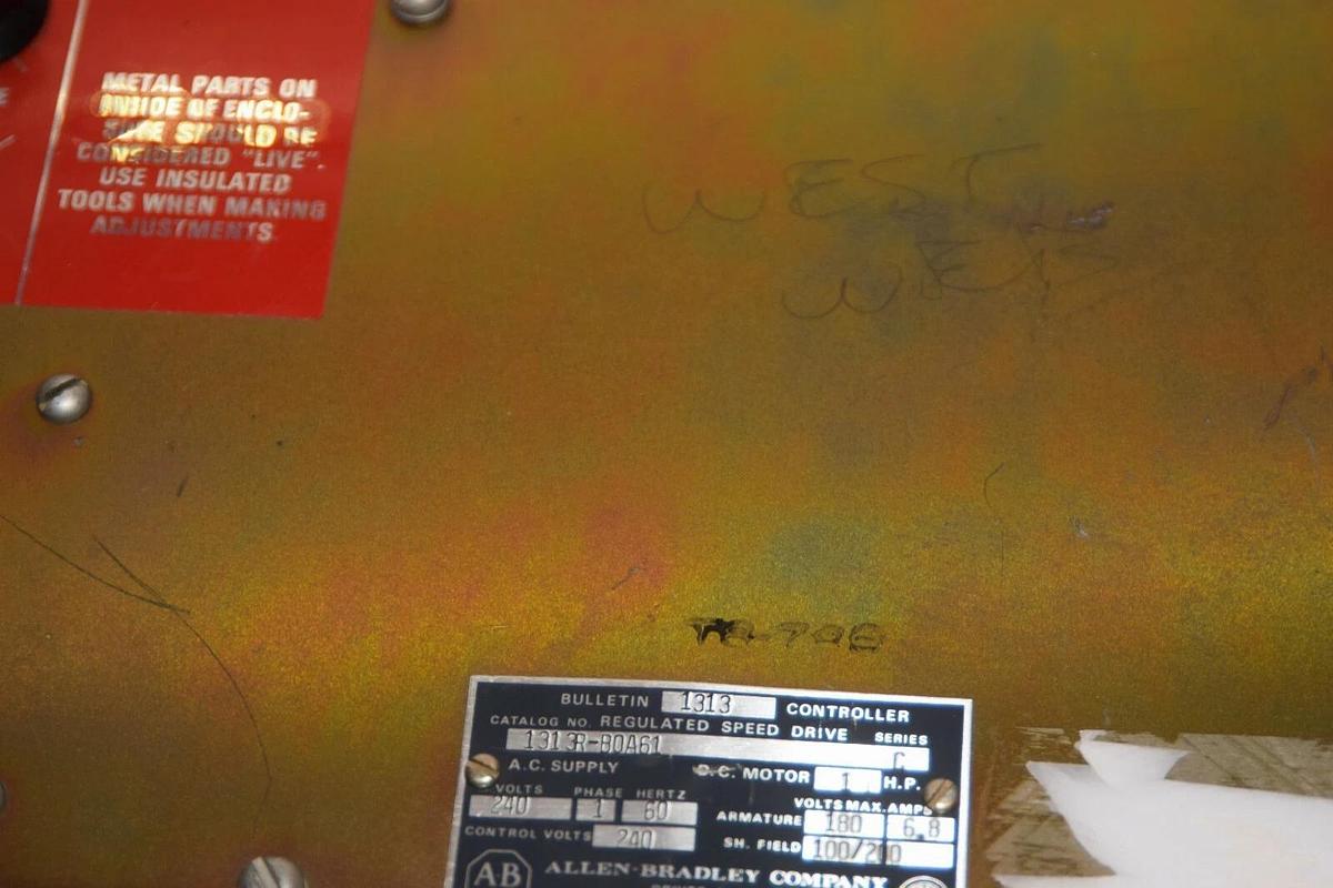 Used ALLEN BRADLEY 1313R-B0A61 240V 1HP Regulated Speed Drive *Missing Knob/screws