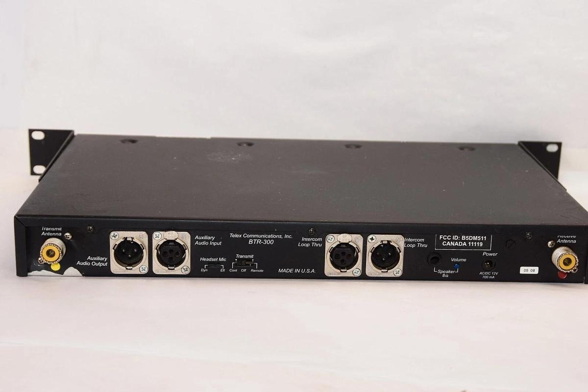 Used TELEX RADIOCOM BTR-300 Wireless Intercom Base Station *Missing Button*