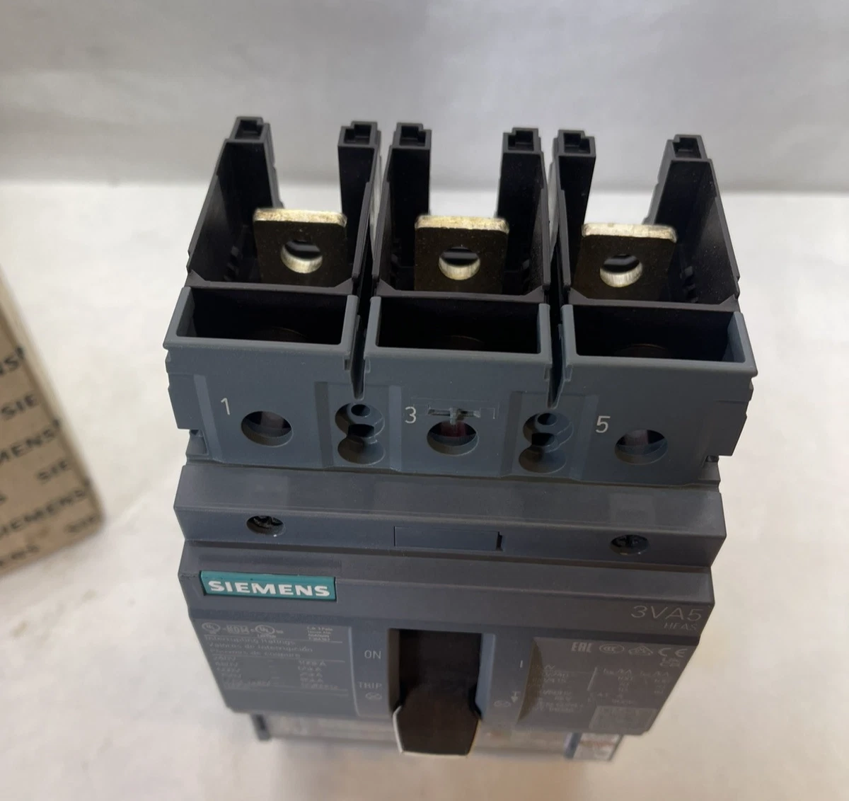 Siemens Circuit Breaker 3VA5215-6EC31-0AA0 3 pole 150 Amp 150a (NEW)
