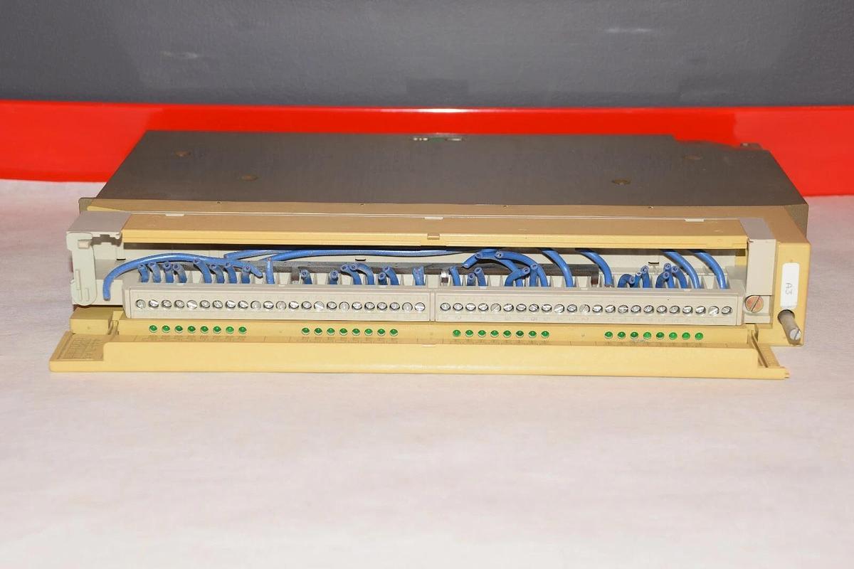 Used SIEMENS 6ES5 5441-7LA12 6ES5 54417LA12 SIMATIC S5 OUTPUT MODULE