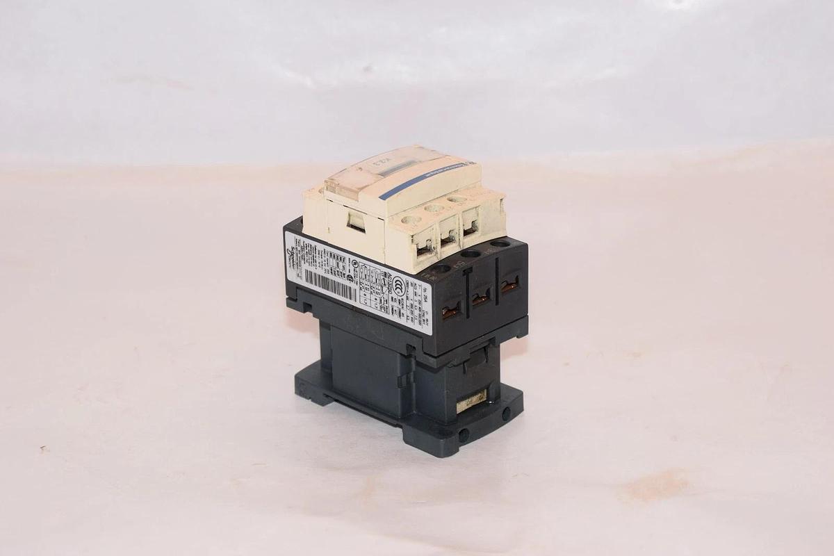 (NEW) TELEMECANIQUE LC1D12 25Amp 230V 50/60Hz Coil Contactor