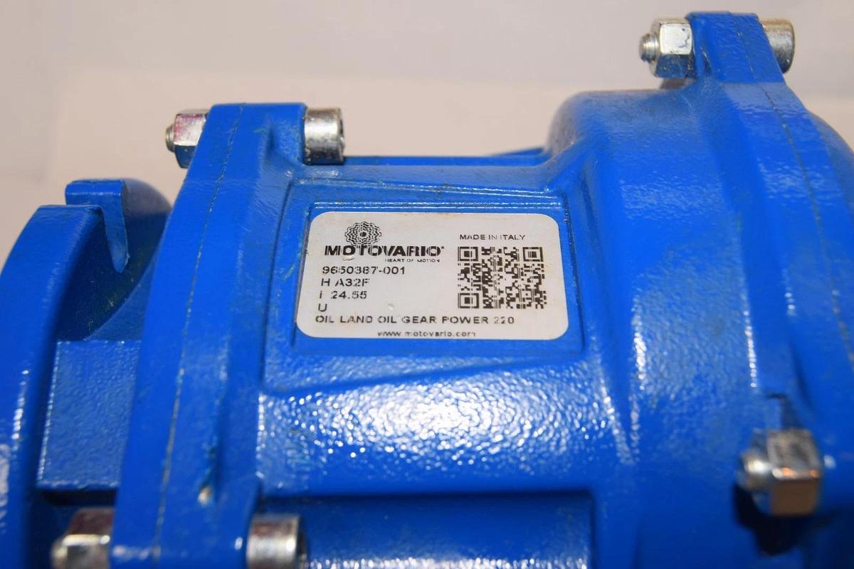 Motovario Gearbox Speed Reducer 24.55 HA32F 9650387-001 4065197/HFA32 (NEW)