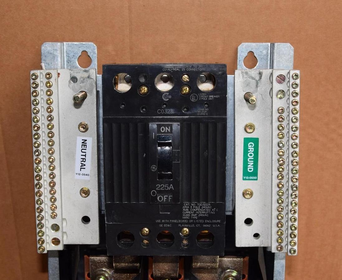 Used General Electric GE A Series Panelboard Interior 225A  AQL3422ATX AXB4M9 3ph 4w