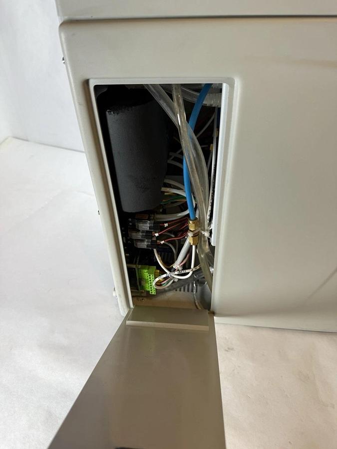 Used PerkinElmer NM-H2 500 Hydrogen Generator NMH2 Hydrogen 500