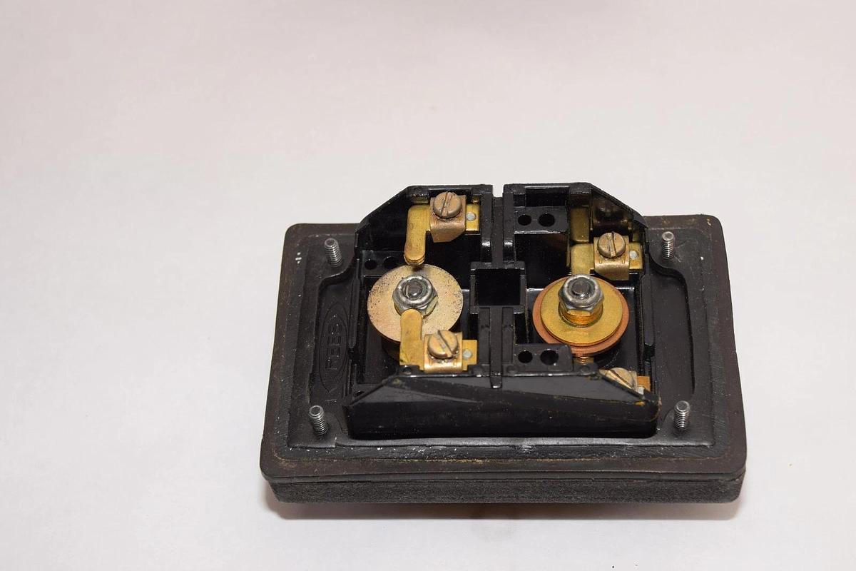 Used Rees 02140-032 , 02140032 Start/Stop Switch