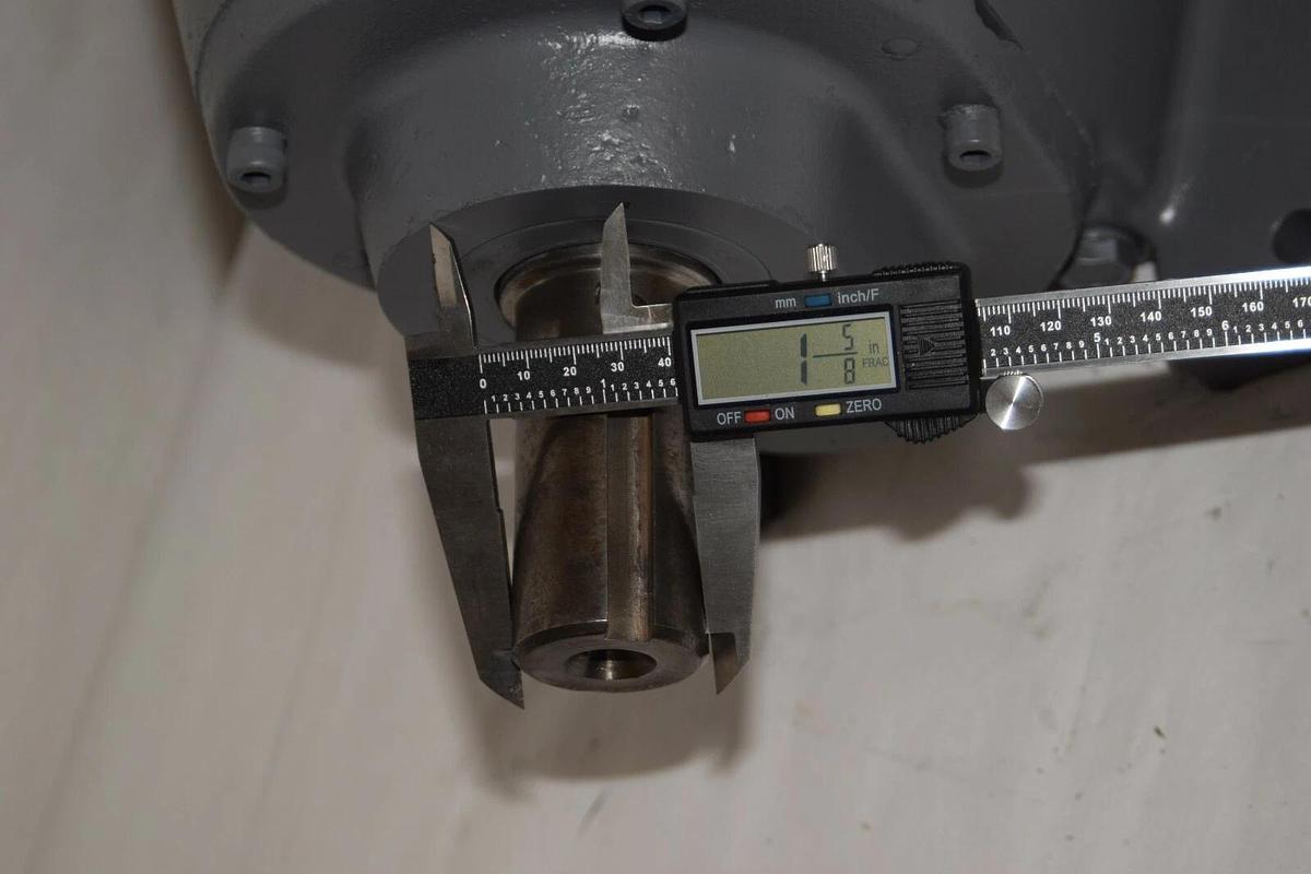 Refurbished IPTS HQD-C-180C 21.146:1 7.4Hp 1-5/8" Shaft Gear Box / Speed Reducer