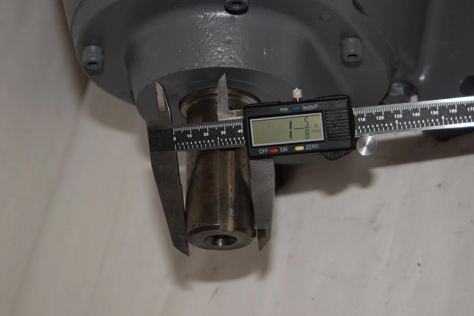 Refurbished IPTS HQD-C-180C 21.146:1 7.4Hp 1-5/8" Shaft Gear Box / Speed Reducer