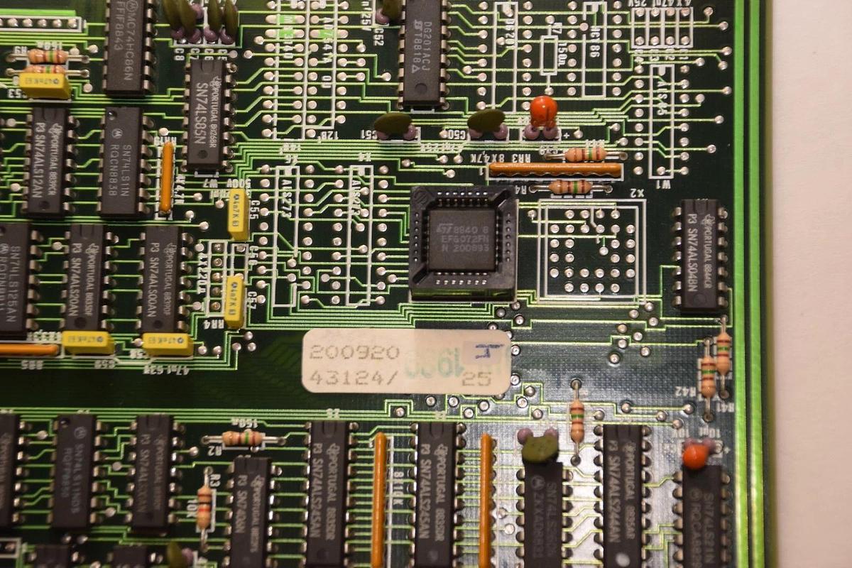 Used NUM AXES V2  200920 J  200822D 200822C26