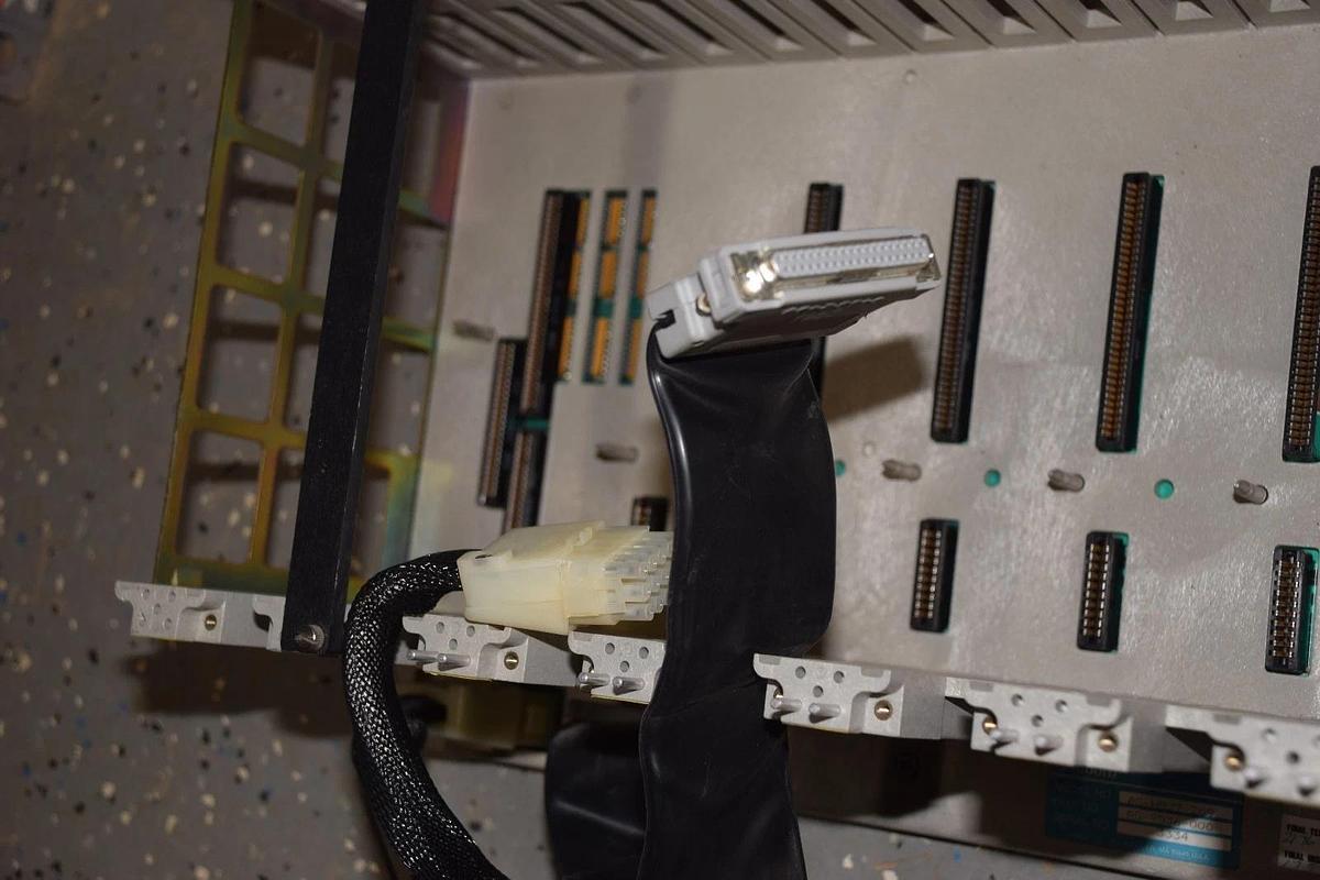 Used GOULD 984 SERIES AS-H827-209 AS-9536-000 PRIMARY HOUSING 11 SLOT RACK