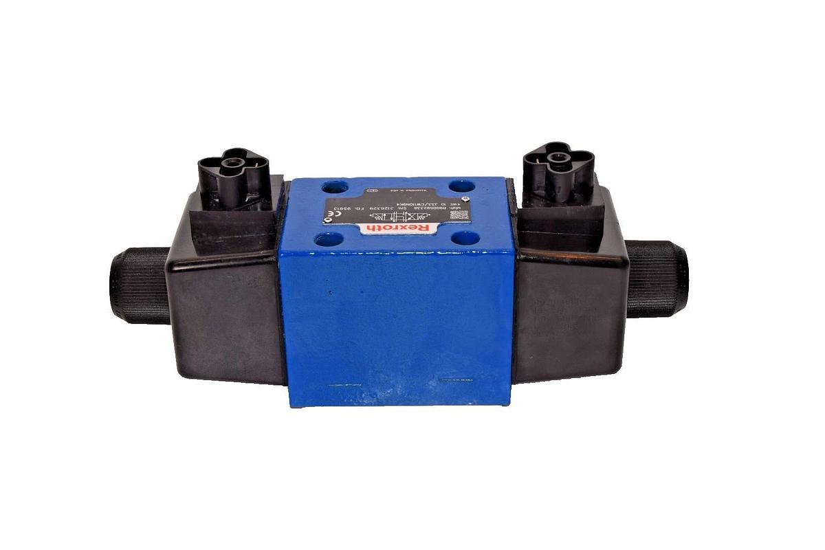 Rexroth Valve 4WE 10 J33/CW110N9K4 R900592338 Solenoid Directional (New)