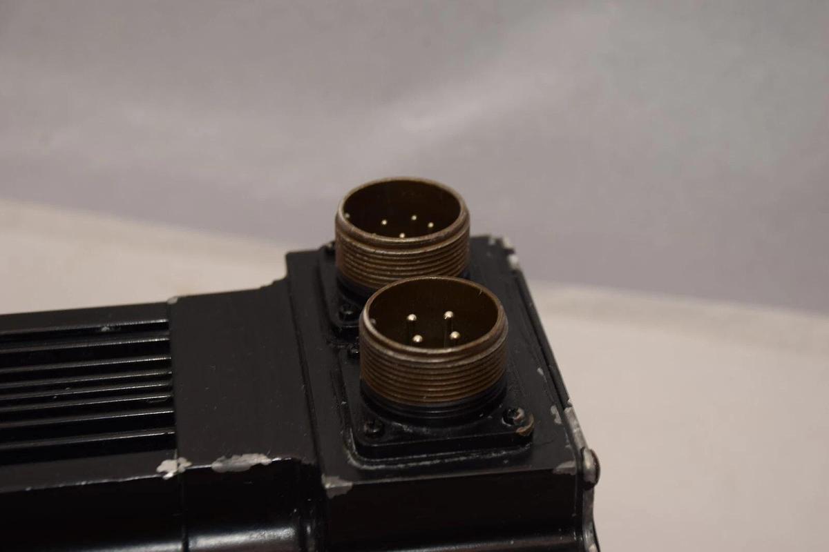 Used PACIFIC SCIENTIFIC R46GENA-R2-NS-NV-00 6.7A 3.7ohms Brushless Servo Motor