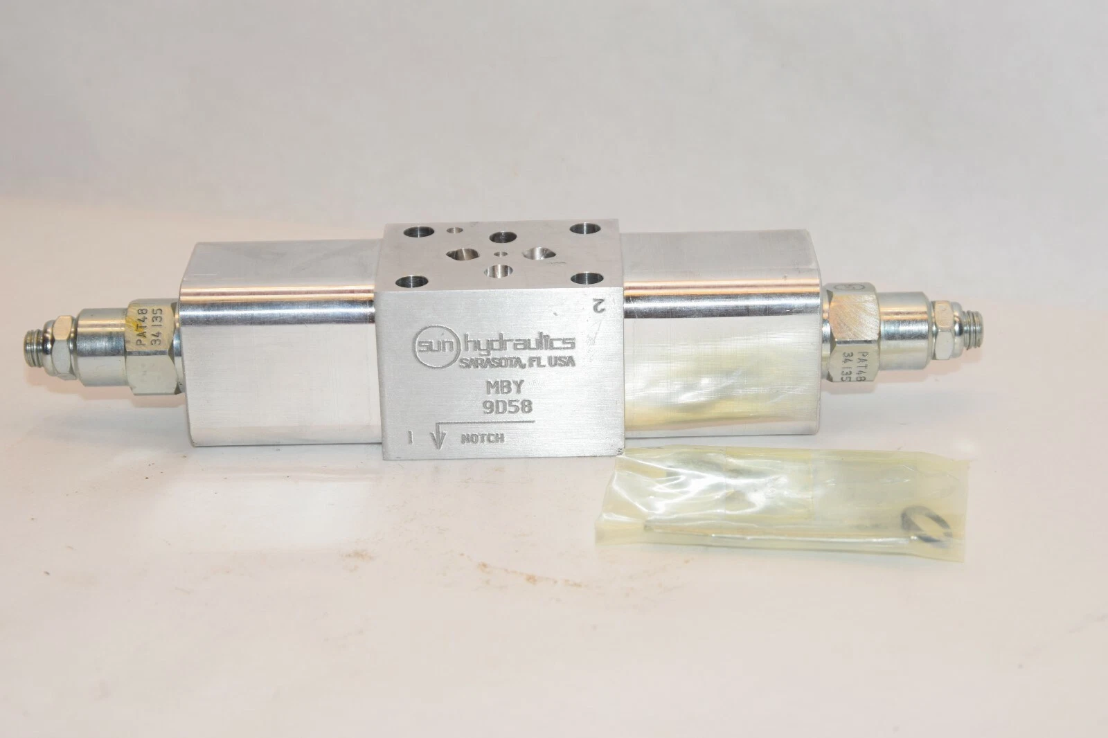 (NEW) SUN HYDRAULICS MBY 9D58 MBY9D58 Manifold Sandwich Valve Block