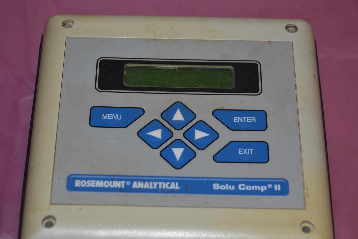 Used ROSEMOUNT ANALYTICAL SOLU COMP II 1055-01-11-S1-DM 1055 01 11 S1 DM 10550111S1DM