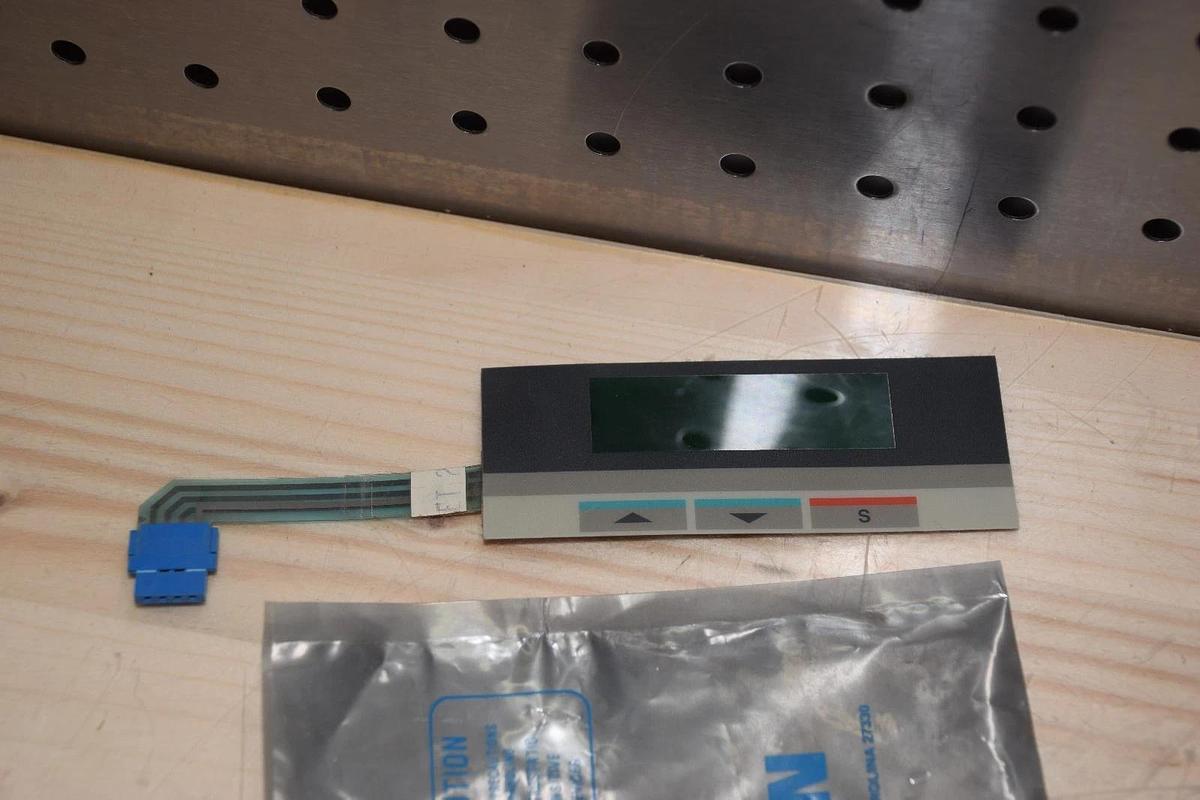 EATON 2700907 DOOR TAG STRIP NEW