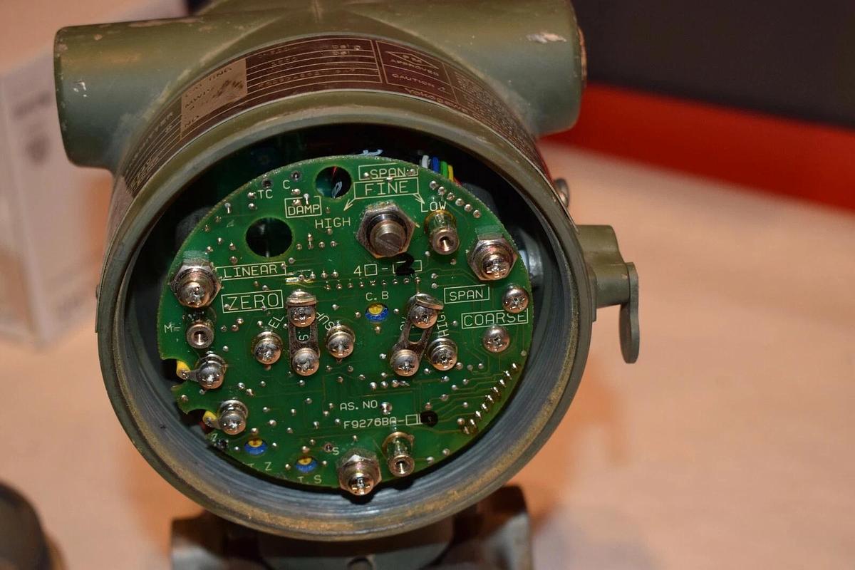 Used YOKOGAWA YA43F-SCS4/FMF1/TBS  YA43FSCS4FMF1TBS  Pressure Transmitter