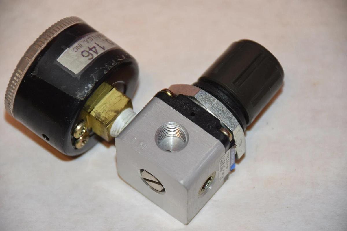 NEW KOGANEI PR100-GD20 USG PR100-9W PNEUMATIC PRECISION REGULATOR WITH GAUGE