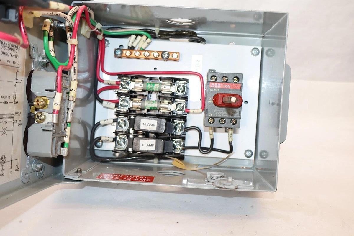 Used DAYKIN OMDGTA-03 1500Va 480V 3.2A 1PH Transformer Disconnect