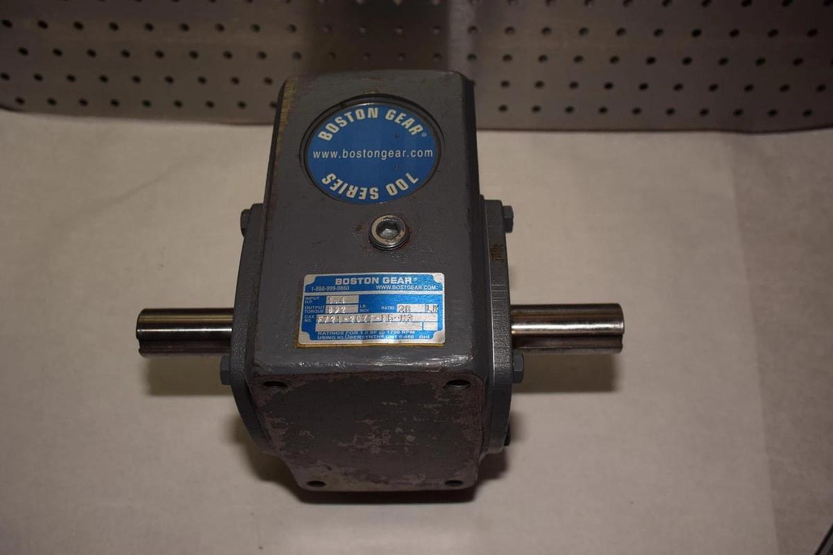 BOSTON GEAR F721-20ZT-B5-H3 1.4 HP GEAR REDUCER RATIO 20 NEW