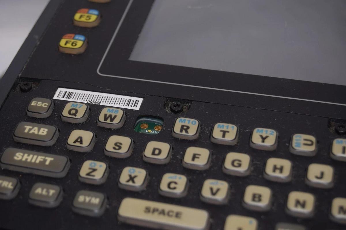 Used MOTOROLA / PSION INC. VH10/8516 Touchscreen Computer Terminal W/ LS3408 Scanner