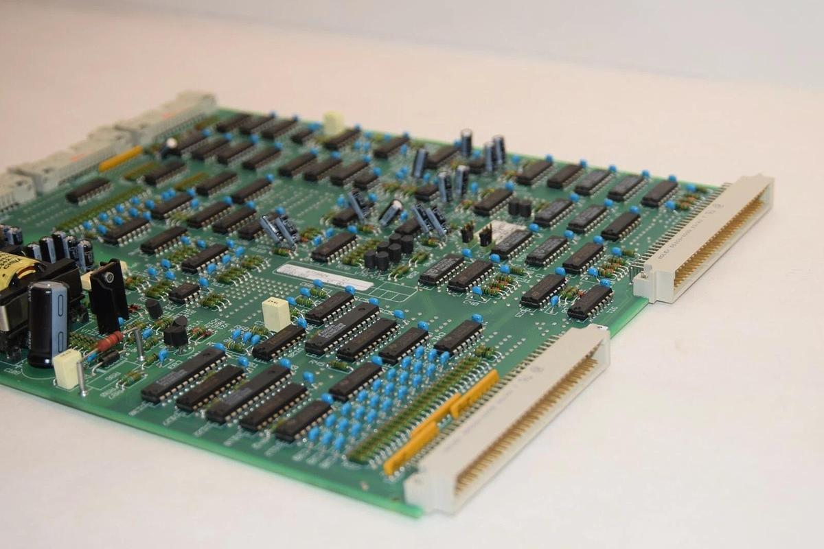 (NEW) MERLIN GERIN / SPIZ 6739824 PLC PC Board