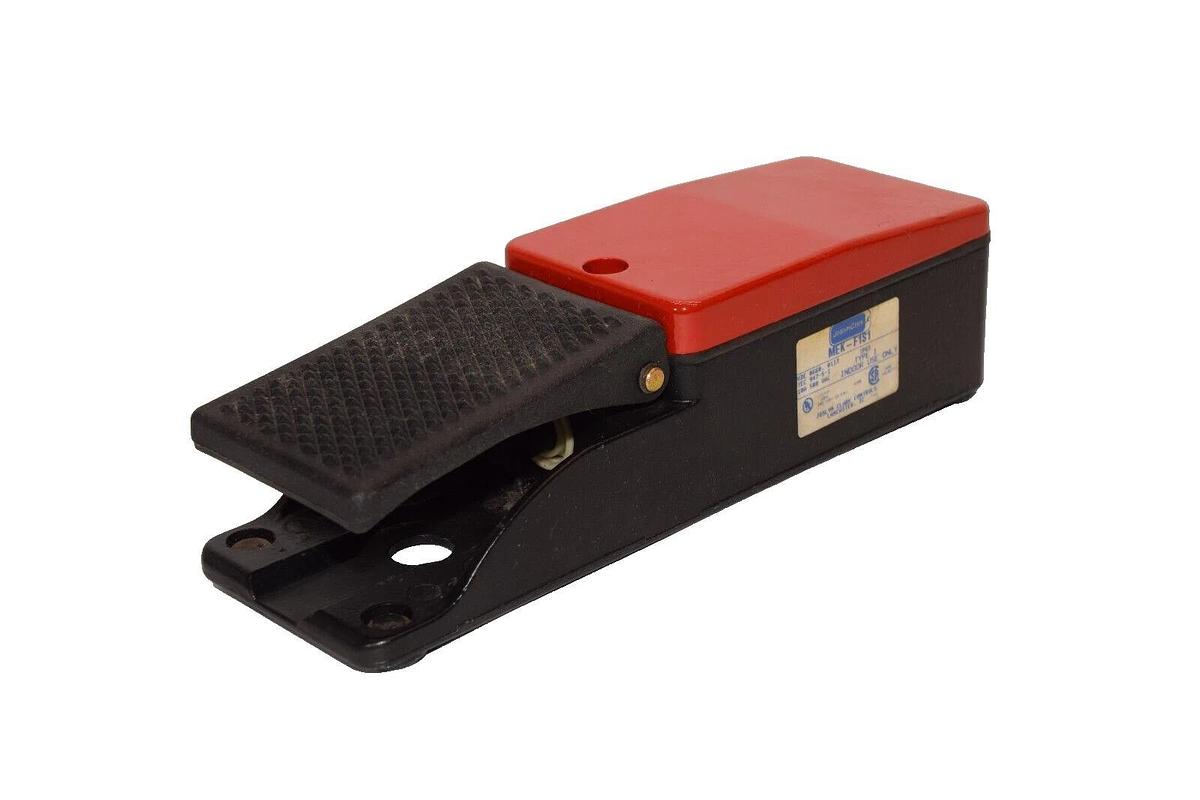 Used JOSLYN CLARK MEK-F1S1 10A 500Vac Type 1 Foot Petal Indoor Use Only