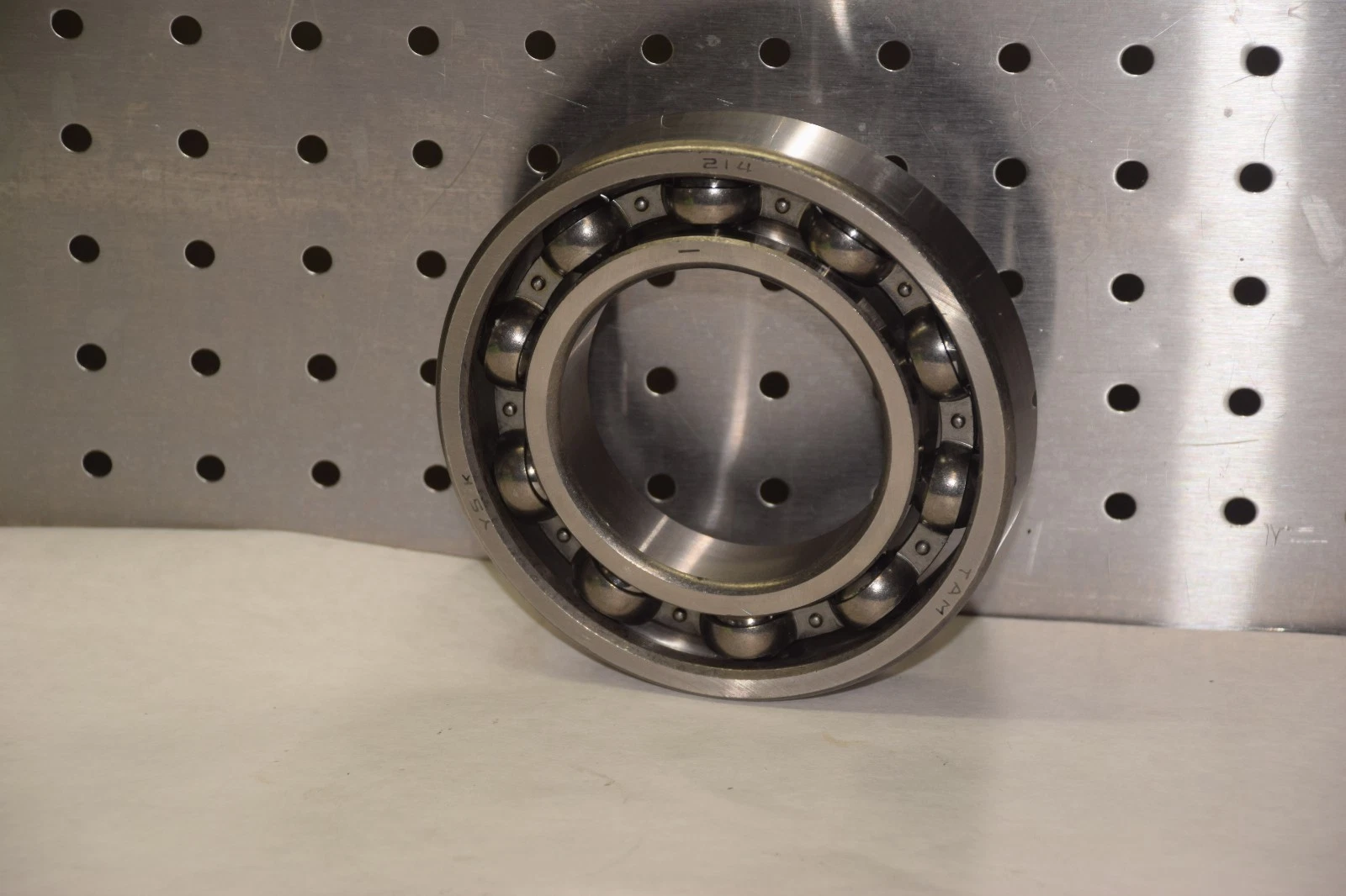 YSK TAM 214 RADIAL ROLLER BEARING NEW