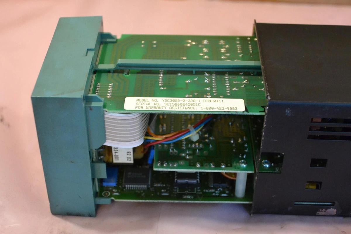 Used Honeywell Temperature Controller YDC3002-0-22A-1-DIN-0111,  51-51-25-07, DC3002-