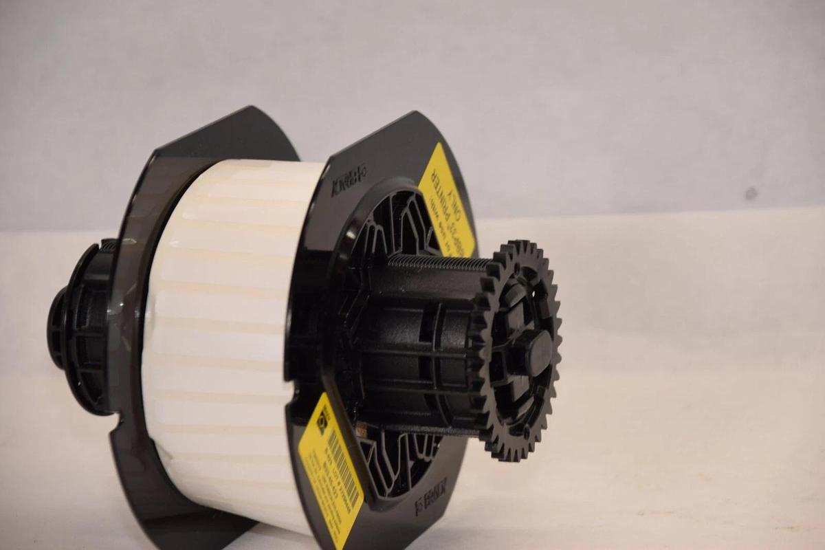 Used BRADY B33-45-423 B3345423 1.50" x 0.25" White Workhorse Labels *1/2 Roll*