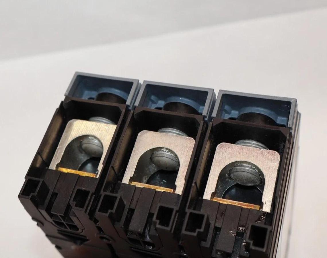 Siemens  3VA5 HFAS Circuit Breaker 250A 250 Amp 3VA5225-6EC31-0AA0 250H 3p NEW