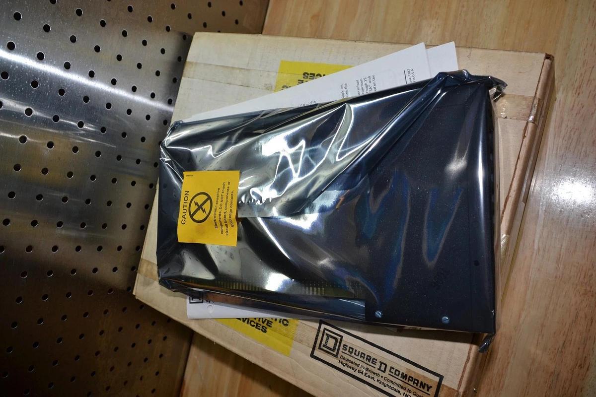 SQUARE D SY/MAX Digital I/O MODULE 8030 RIM101 SER C1 30619 New